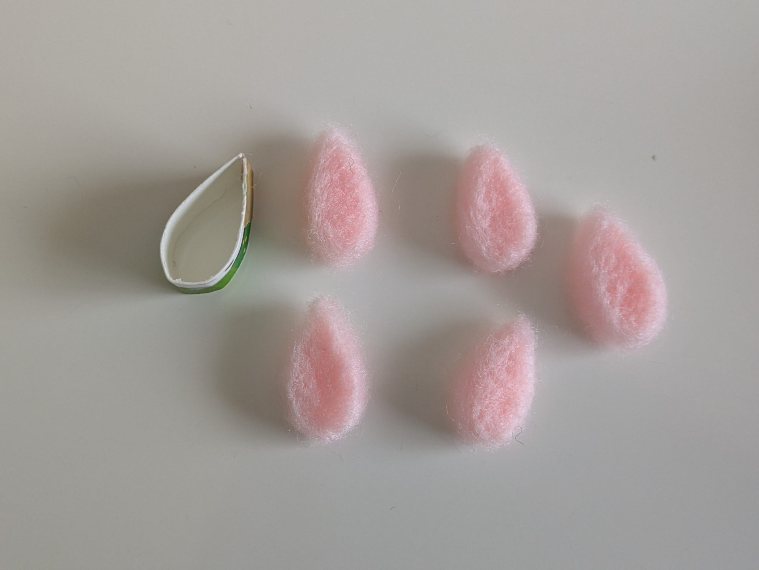 羊毛フェルト 桜 花弁 型 完成