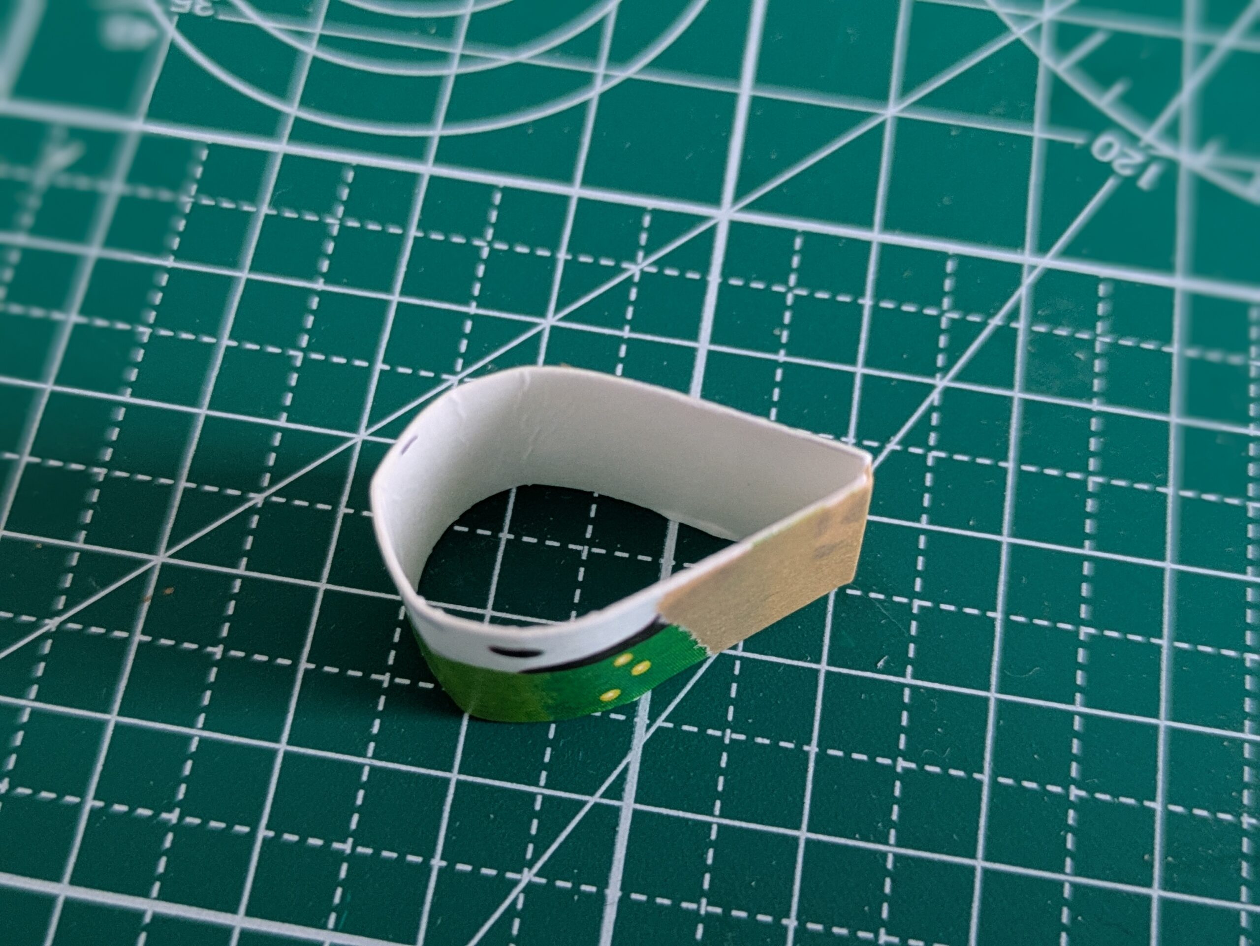 羊毛フェルト 花弁 型 手作り 完成形